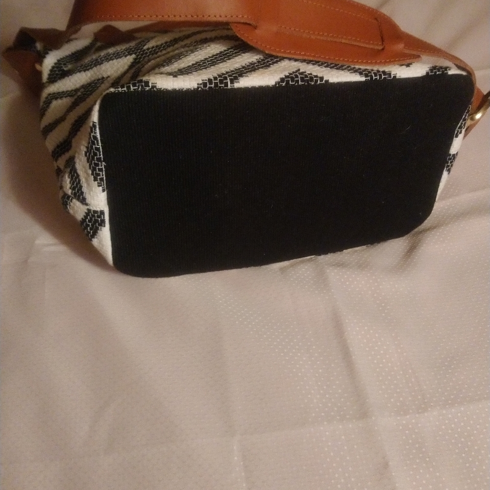 Hand bag